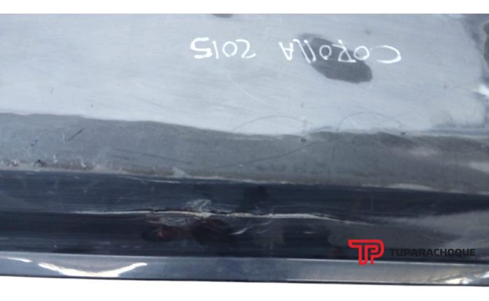 Parachoque Trasero Toyota Corolla (detalle)