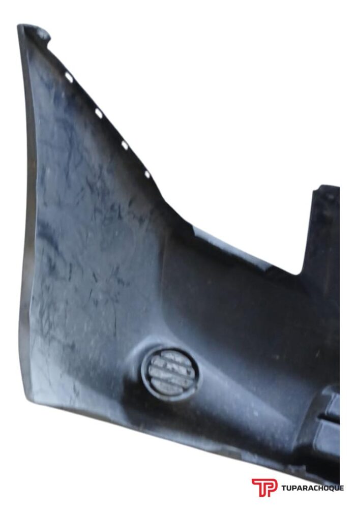 Parachoque Delantero Nissan Primera (detalle)